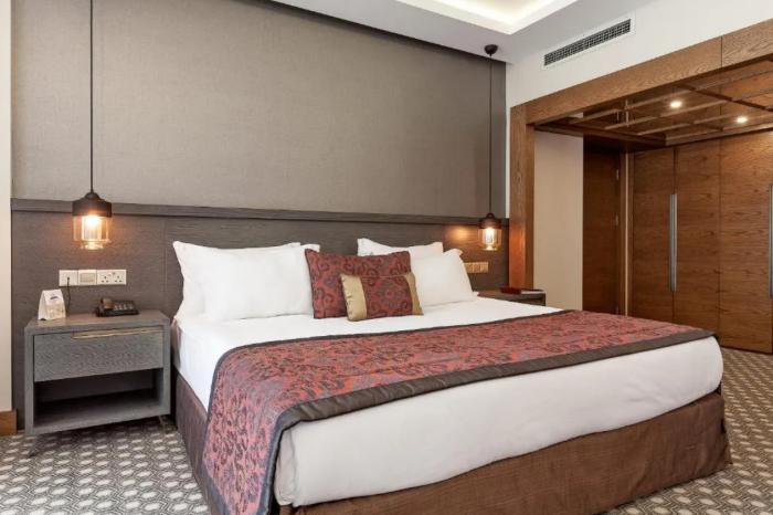 Salamis Bay Conti Resort Hotel & Casino Фамагуста Стая снимка A bedroom at the hotel