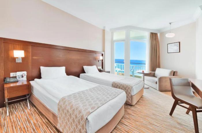 Salamis Bay Conti Resort Hotel & Casino Фамагуста Стая снимка A typical hotel room
