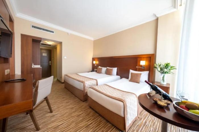 Salamis Bay Conti Resort Hotel & Casino Фамагуста Стая снимка A room at the hotel